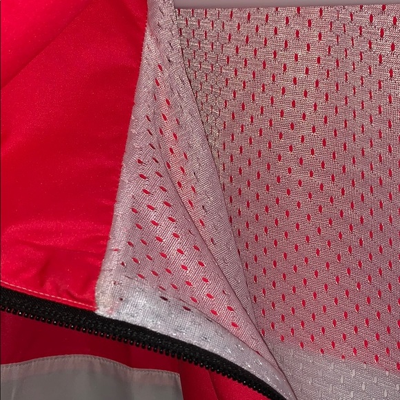 VS Pink Windbreaker - Picture 4 of 5